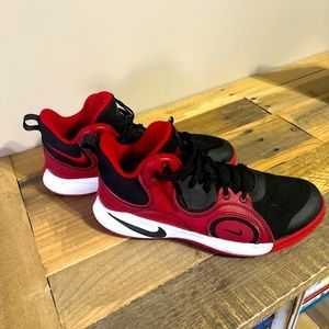 NIKE Fly by Mid 2 gym red/black Size 10.5